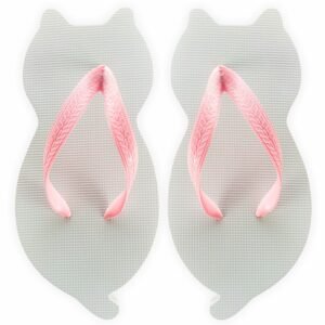 chinelo de gatinho branco com formato de gato