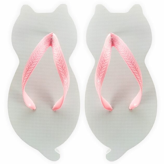 chinelo de gatinho branco com formato de gato