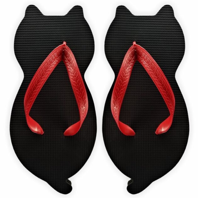 chinelo de gatinho preto com formato de gato