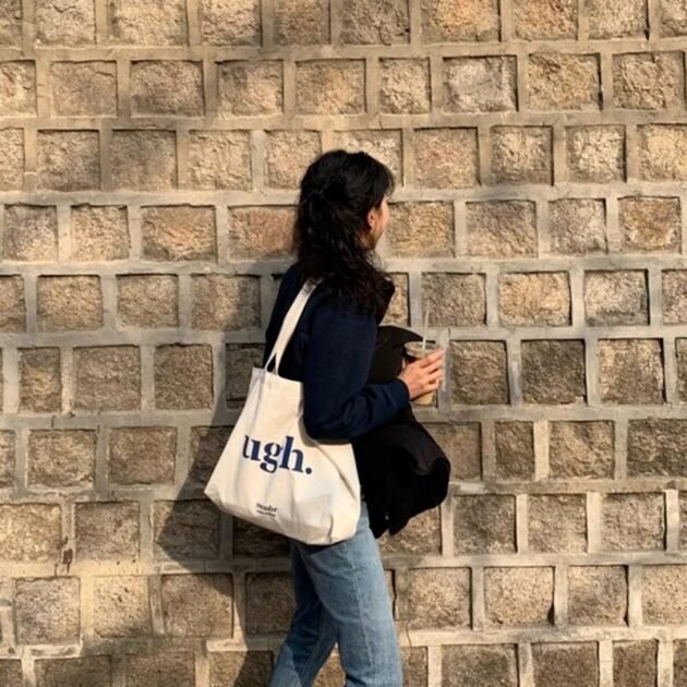 Bolsa de Compras de Lona UGH Tiracolo e Ombro com Zíper da Monbr - Imagem 6