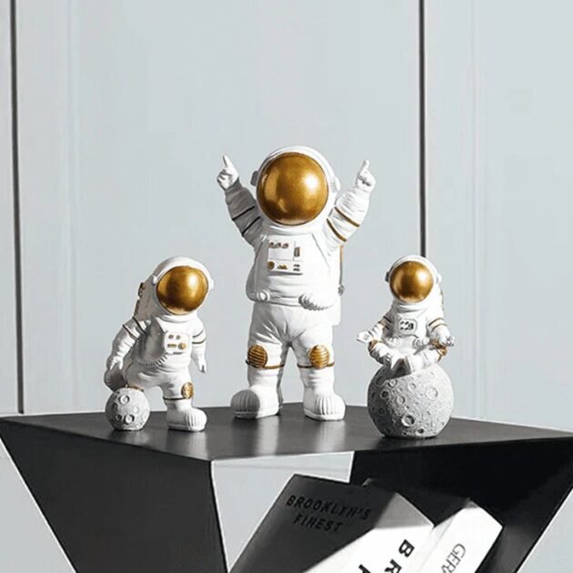 3 Astronautas para Decoração Kit com 3 Peças