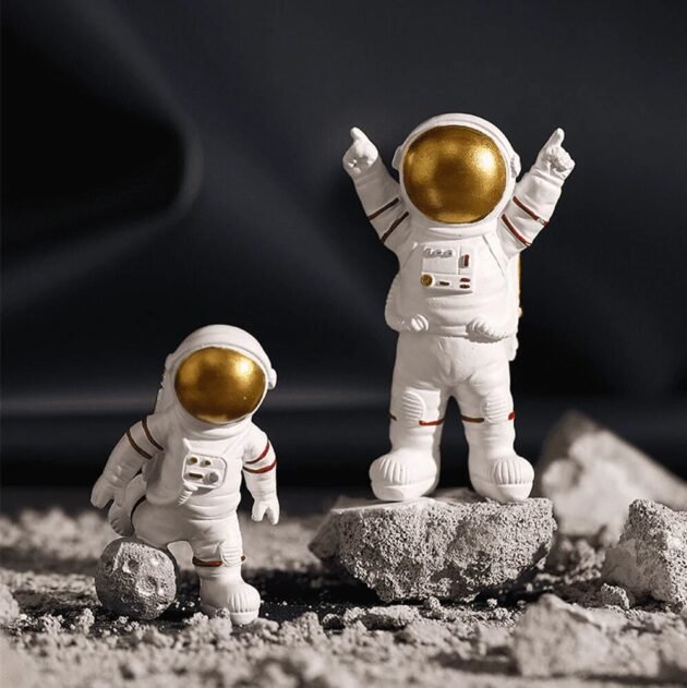 3 Astronautas para Decoração Kit com 3 Peças